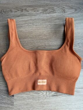 Bo+Tee Ribbed Seamless Sports Bra